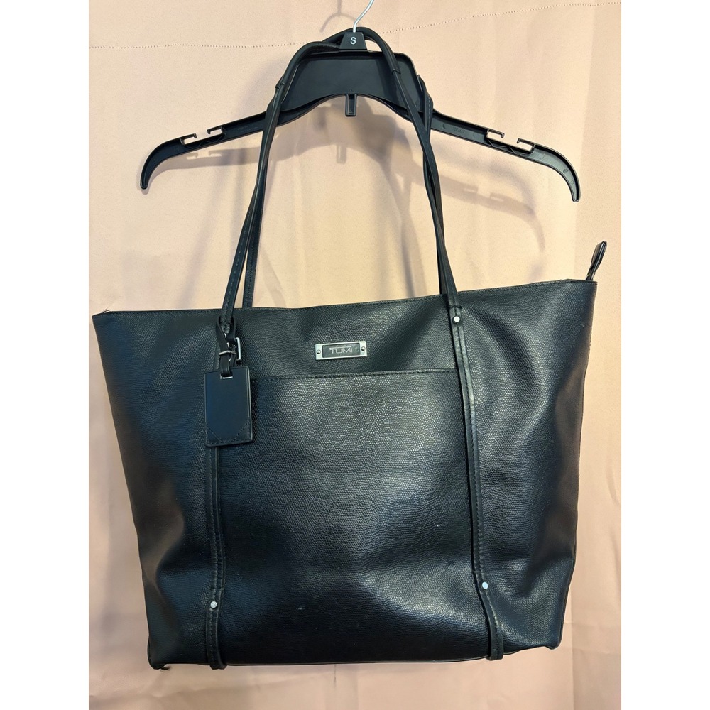 Tumi Sinclair Black Saffiano Leather Large Q-Tote Shoulder Bag Travel